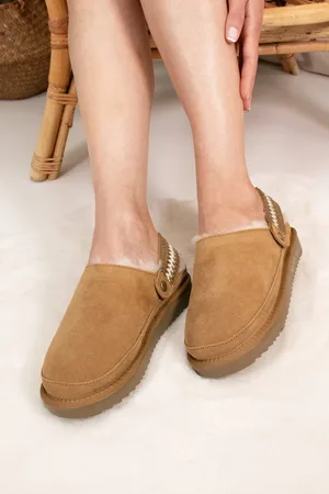 PRETTY YOU Hallie Sheepskin Mule Slippers