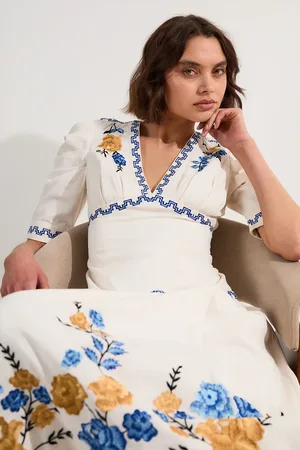 Karen Millen Rose Embroidered Cotton Twill Puff Sleeve Woven Dress With Eyelet Detail