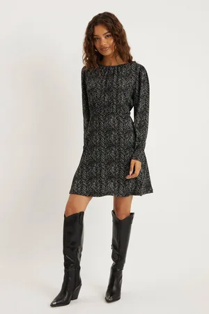Dorothy Perkins Womens Petite Puff Sleeve Fit And Flare Mini Dress