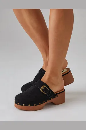 Faith Womens : Vivara Faux Suede Western Buckle Closed Toe Clog Mules