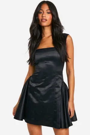 Boohoo Womens Tall Satin Structured Square Neck Skater Dress