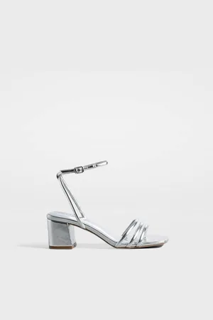 Boohoo Womens Wide Fit Square Toe Triple Strap Low Block Heel Sandals