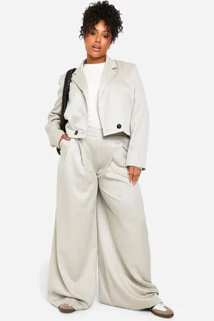 Boohoo Womens Plus Textured Pleat Front Extreme Wide Leg Trouser