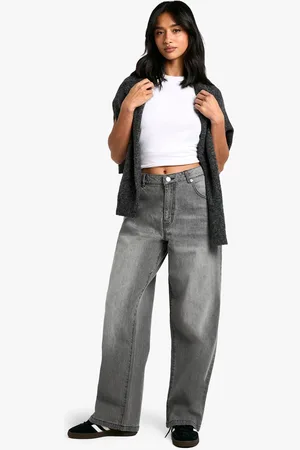 Boohoo Womens Petite Basic Straight Leg Jean