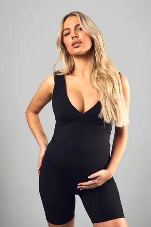 Boohoo Womens Maternity Supersoft Sculpt V Neck Longline Top