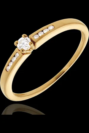 Edenly Octave Diamond Set Shoulder Ring in - 9 diamonds