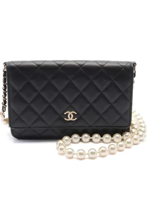 CHANEL 2021 matelassé wallet-on-chain