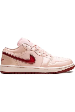 Jordan 1 Low "Patent Valentine