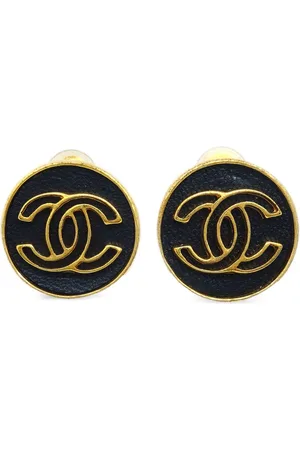 CHANEL 2003 button clip-on earrings