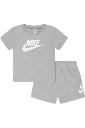 Nike Logo t-shirt and shorts set