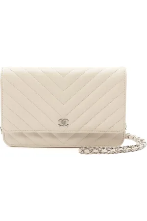 CHANEL 2021 Chevron chain wallet