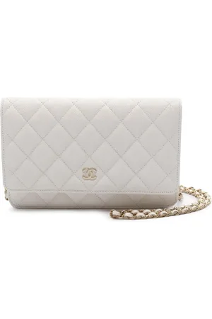 CHANEL 2021 quilted chain wallet