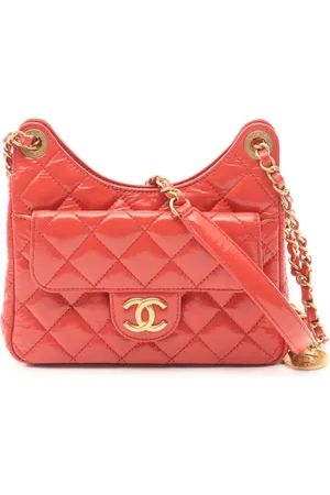 CHANEL 2021 Wavy CC shoulder bag