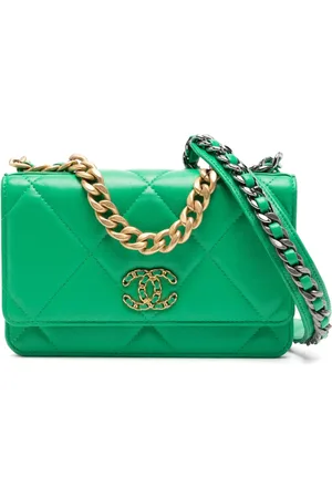 CHANEL 19 wallet on chain