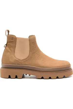 Clarks Badell Top round-toe ankle boots