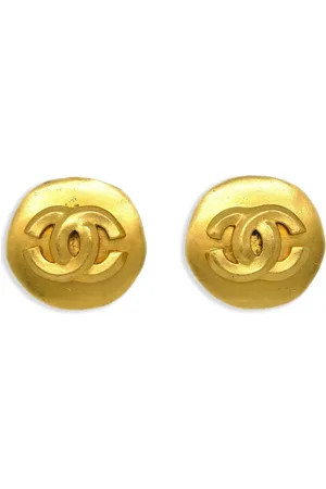 CHANEL 1996 CC button clip-on earrings