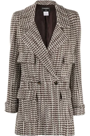 CHANEL 2001 bouclé double-breasted jacket