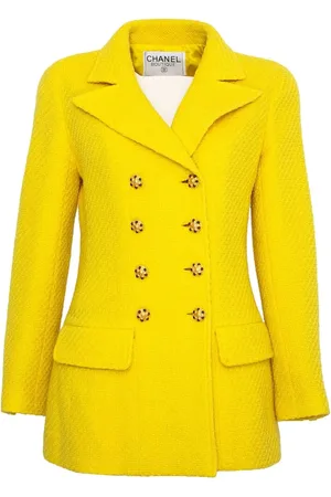 CHANEL 1996-1997 double-breasted bouclé jacket