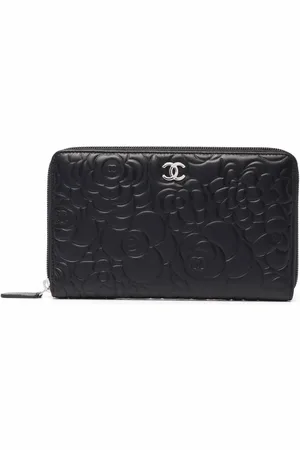 CHANEL 2011 CC Camélia zip-around wallet