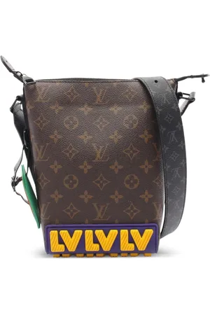 LOUIS VUITTON 2021 Cruiser shoulder bag