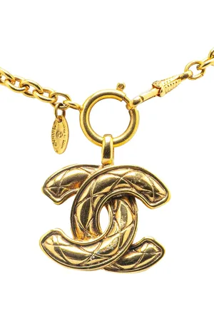 CHANEL 1970-1980 Plated Quilted CC Pendant Necklace costume necklace