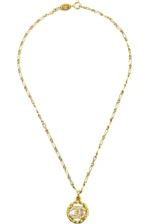 CHANEL 1982 medallion pendant necklace