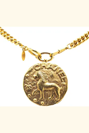 CHANEL 1980-1990 Plated Leo Lion Medallion Pendant Necklace costume necklace