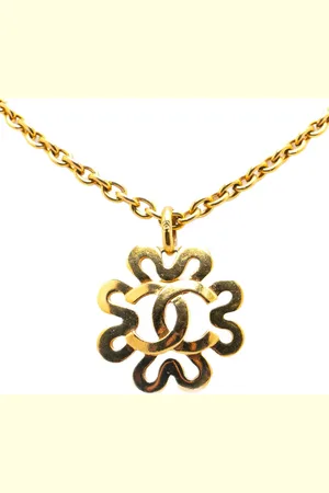 CHANEL 1970-1980 Plated CC Flower Pendant Necklace costume necklace