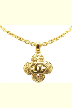 CHANEL 1996 Plated CC Clover Pendant Necklace costume necklace