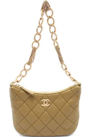 CHANEL 2021 matelassé shoulder bag