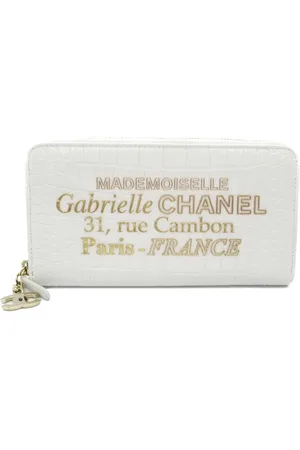 CHANEL 2019 Gabriel De Round leather wallet