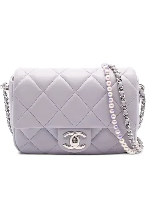 CHANEL 2021 diamond-quilted shoulder bag