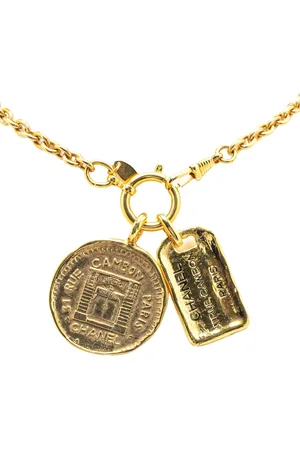CHANEL 1970-1980 Plated 31 Rue Cambon Pendant Necklace costume necklace