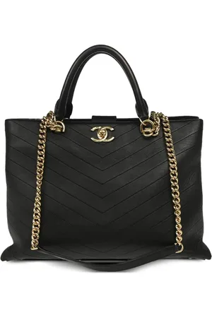 CHANEL 2018-2019 Lambskin Chevron shoulder tote bag