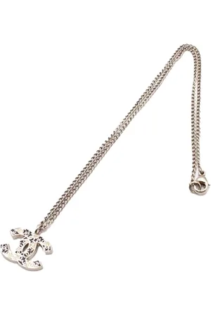 CHANEL 2006 White CC Enamel Pendant Necklace costume necklace