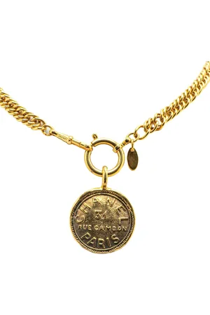 CHANEL 1970-1980 Plated 31 Rue Cambon Pendant Necklace costume necklace
