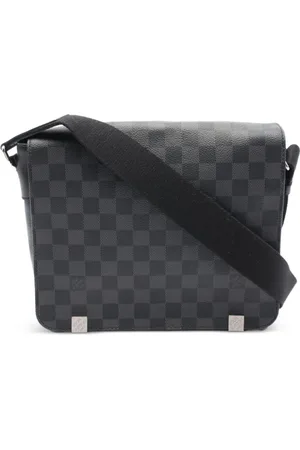 LOUIS VUITTON 2017 District PM shoulder bag