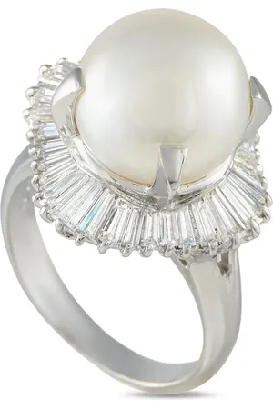 LB Exclusive Platinum pearl and diamond ring