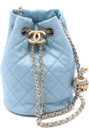 CHANEL 2021s Interlocking CC-logo bucket bag