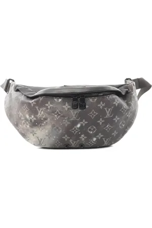 LOUIS VUITTON 2018 Discovery belt bag