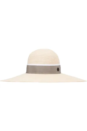 Le Mont St Michel Blanche hat