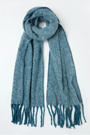 Fat Face Boucle Scarf