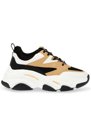 Steve Madden Progressive E-Trainers
