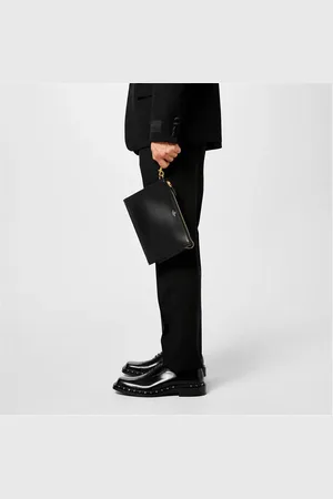 VALENTINO GARAVANI Rockstud Flat Pouch