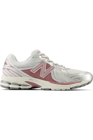 New Balance 860v2