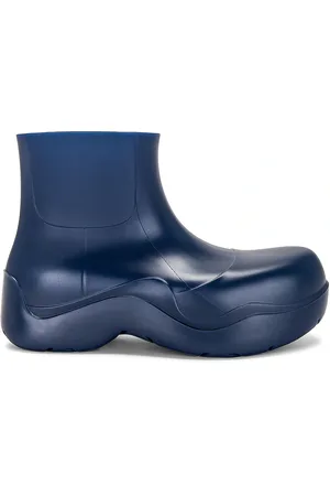Bottega Veneta Puddle Ankle Boot in Cruise - Blue. Size 43 (also in 44, 45).