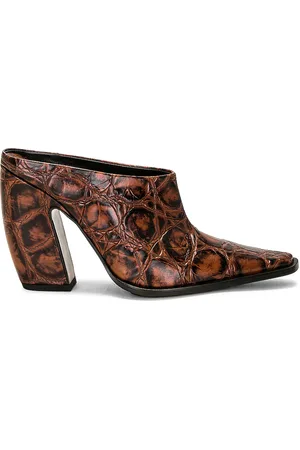 Bottega Veneta Tex Mule Pumps in Barrel - Brown. Size 37 (also in ).