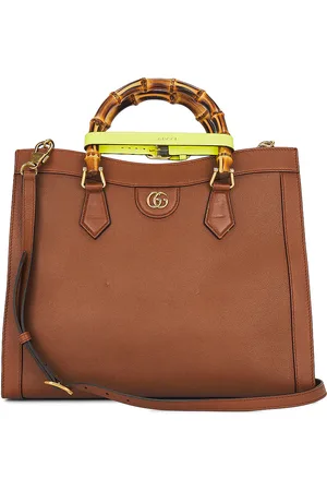 Gucci Diana Handbag in Brown - Brown. Size all.