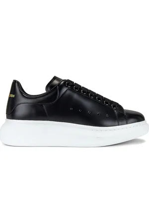 Alexander McQueen Oversized Sneaker in Black - Black. Size 39 (also in 40, 40.5).