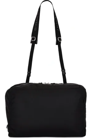 Givenchy Pandora Medium Bag in Black - Black. Size all.